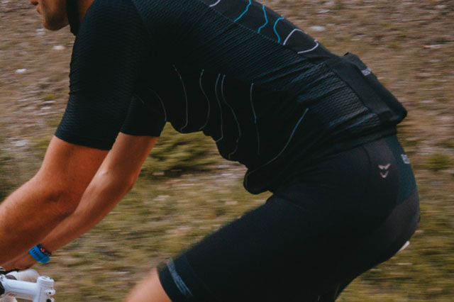 背面に物を収納できる